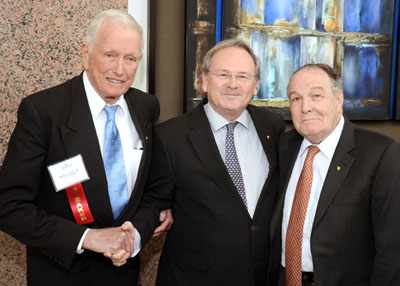 Dr. Patrick Serruys receives Ray C. Fish Award from Dr. Cooley and Dr. Willerson Dr. Patrick Serruys receives Ray C. Fish Award from Dr. Cooley and Dr. Willerson