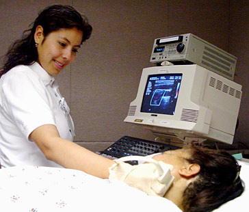 Ultrasonido o ecocardiograma de un paciente Ultrasonido o ecocardiograma de un paciente